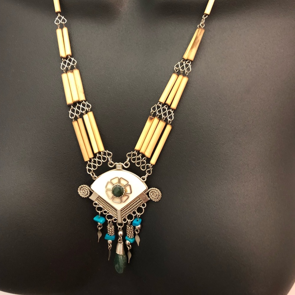 Southwest Style Necklace w Wooden Beads